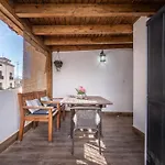Laurel Lounge & Terrace