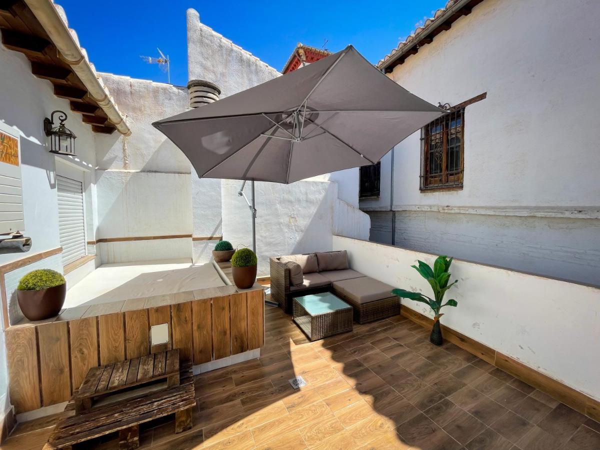 Laurel Lounge & Terrace